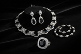 faca um conjunto de joias Noir Elegance